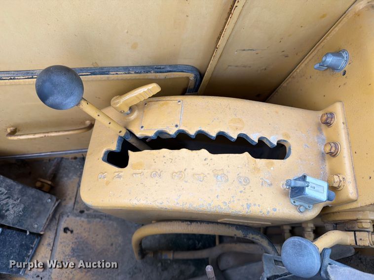 image for item FK3582 1976 Caterpillar 627B conventional scraper 