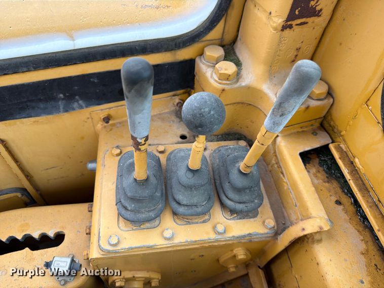 image for item FK3582 1976 Caterpillar 627B conventional scraper 
