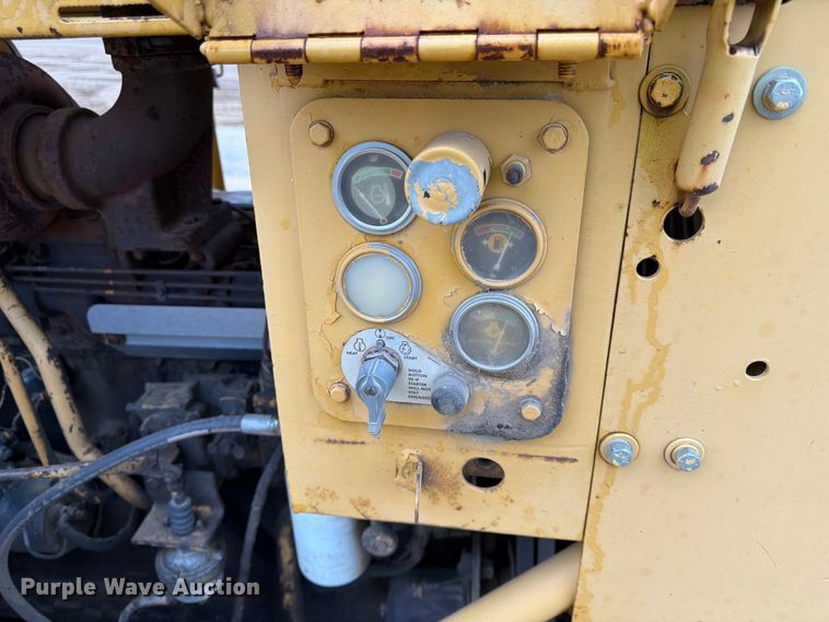image for item FK3582 1976 Caterpillar 627B conventional scraper 