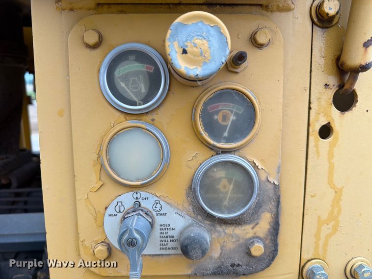 image for item FK3582 1976 Caterpillar 627B conventional scraper 
