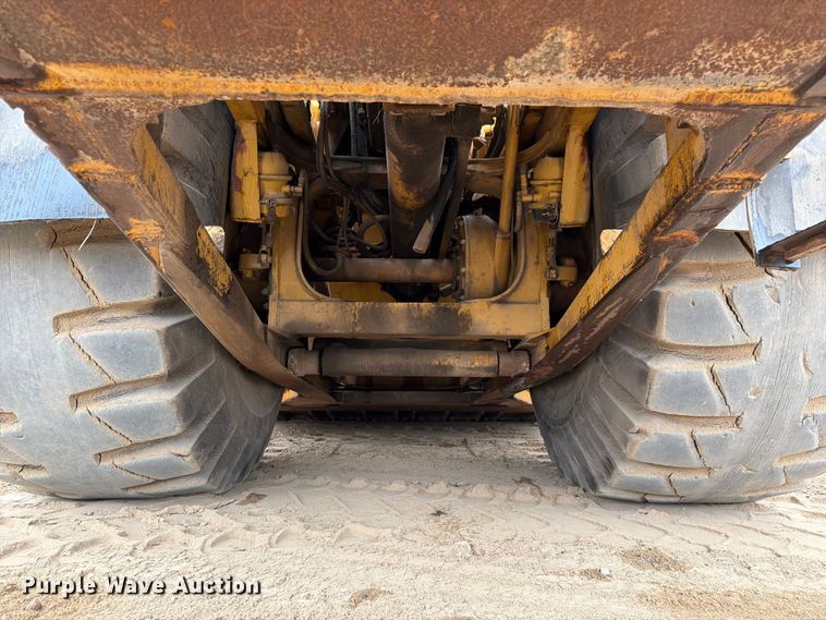 image for item FK3582 1976 Caterpillar 627B conventional scraper 