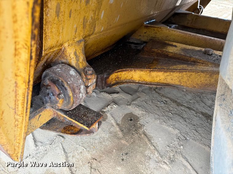 image for item FK3582 1976 Caterpillar 627B conventional scraper 