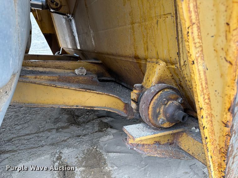 image for item FK3582 1976 Caterpillar 627B conventional scraper 