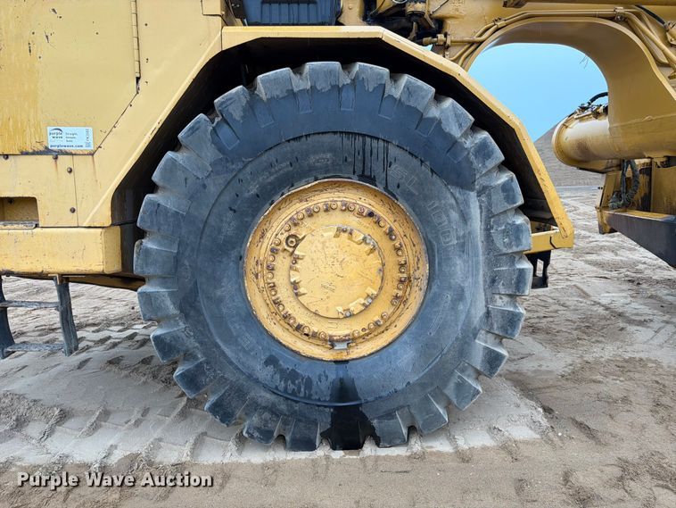 image for item FK3582 1976 Caterpillar 627B conventional scraper 