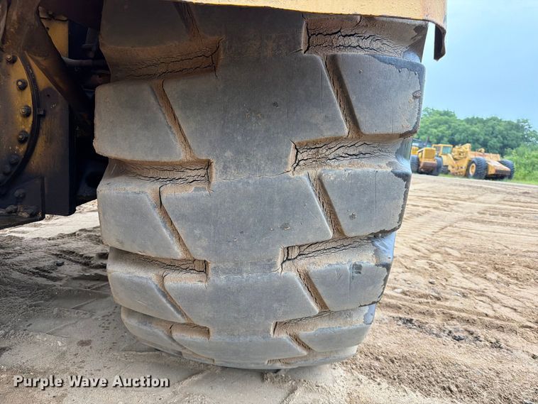 image for item FK3582 1976 Caterpillar 627B conventional scraper 