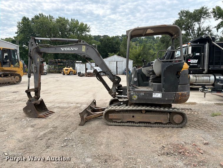 image for item FK3597 2012 Volvo EC35C mini excavator
