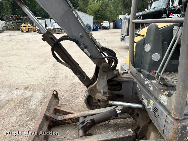image for item FK3597 2012 Volvo EC35C mini excavator
