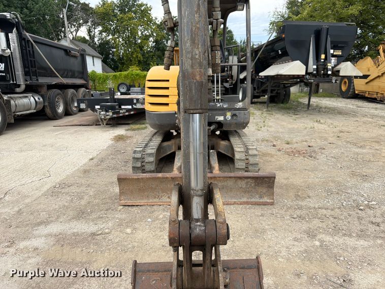 image for item FK3597 2012 Volvo EC35C mini excavator