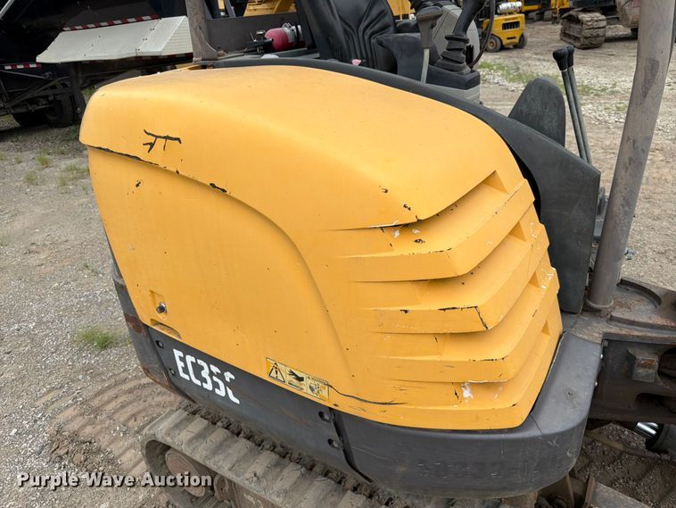 image for item FK3597 2012 Volvo EC35C mini excavator