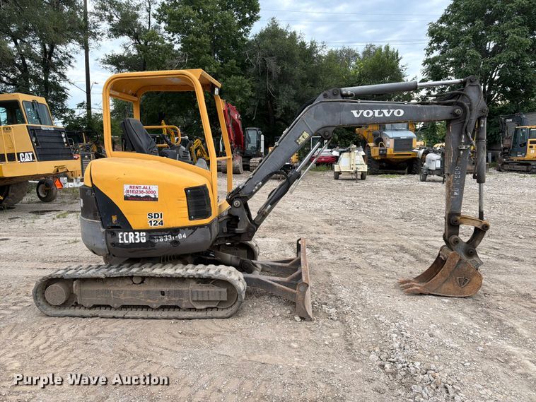image for item FK3598 2011 Volvo ECR38 mini excavator