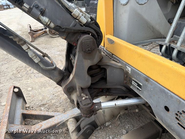 image for item FK3598 2011 Volvo ECR38 mini excavator