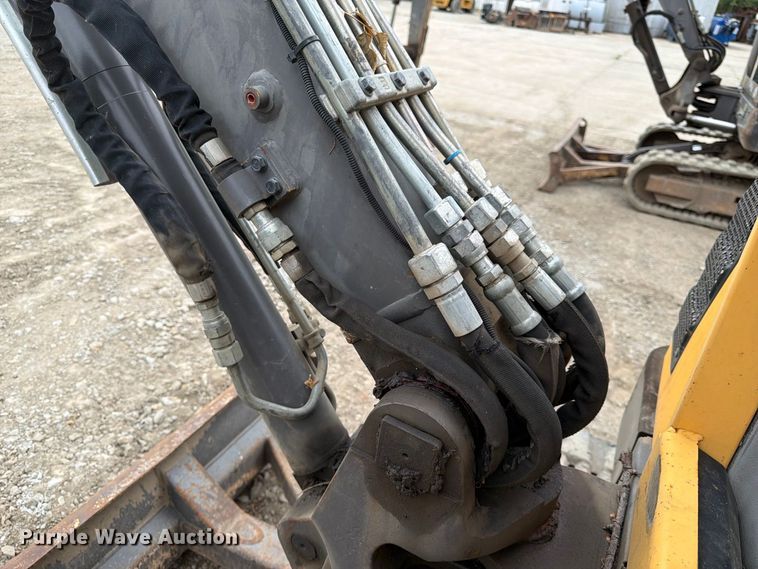 image for item FK3598 2011 Volvo ECR38 mini excavator