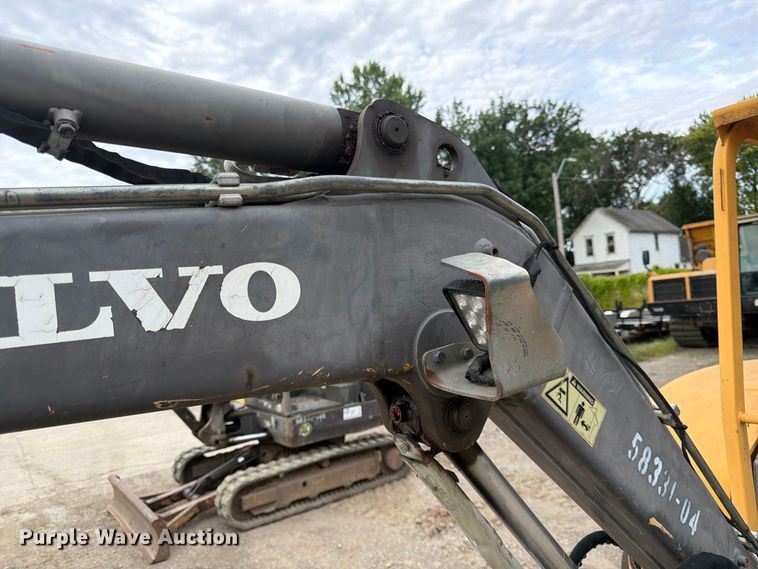 image for item FK3598 2011 Volvo ECR38 mini excavator
