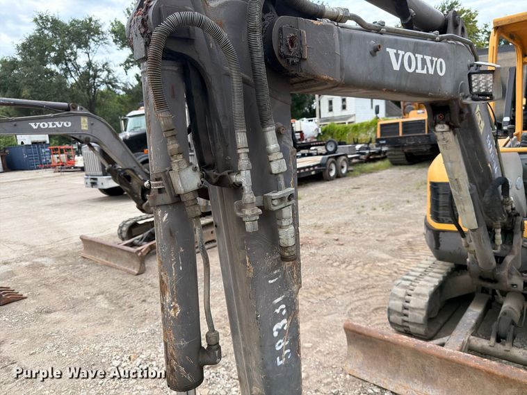 image for item FK3598 2011 Volvo ECR38 mini excavator