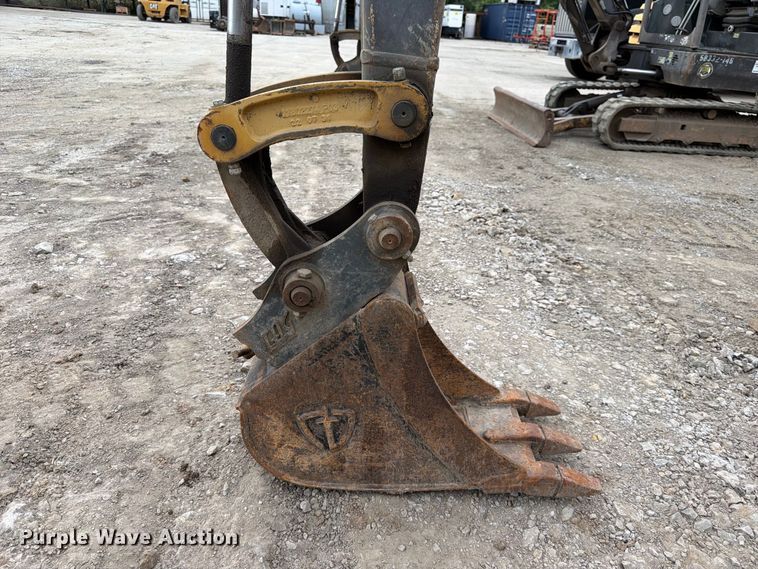 image for item FK3598 2011 Volvo ECR38 mini excavator