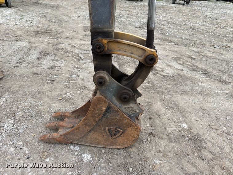 image for item FK3598 2011 Volvo ECR38 mini excavator