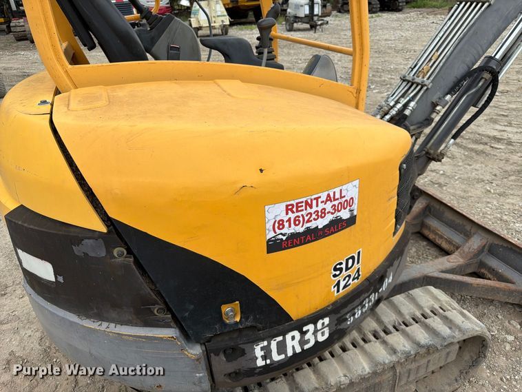 image for item FK3598 2011 Volvo ECR38 mini excavator