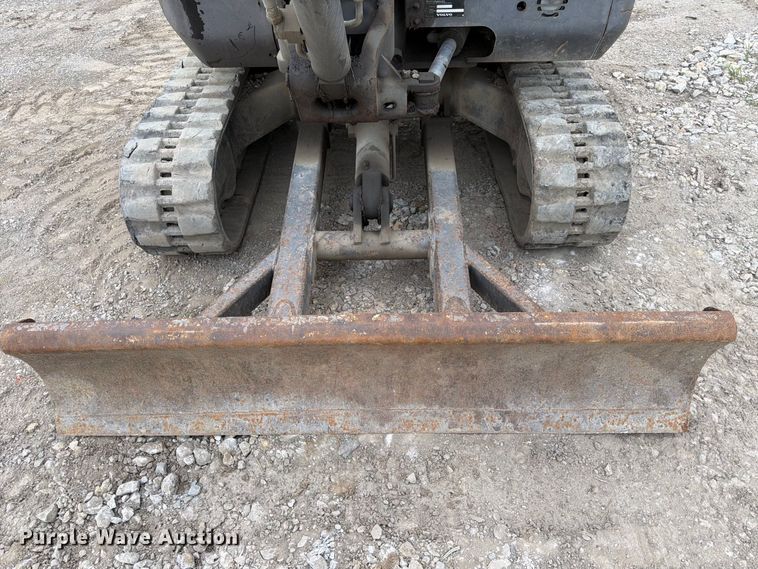 image for item FK3598 2011 Volvo ECR38 mini excavator