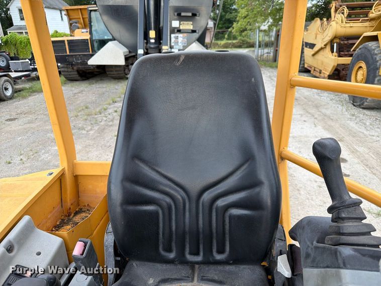 image for item FK3598 2011 Volvo ECR38 mini excavator