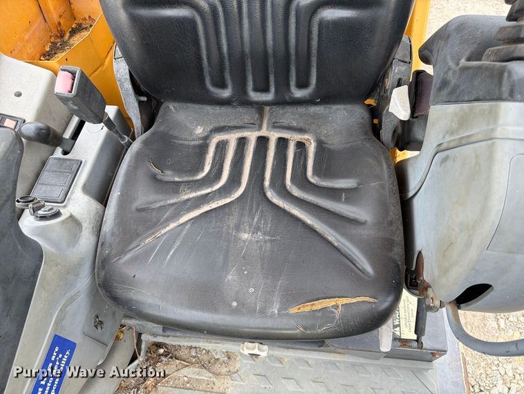 image for item FK3598 2011 Volvo ECR38 mini excavator