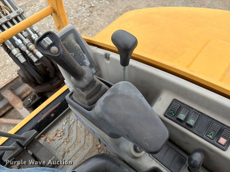 image for item FK3598 2011 Volvo ECR38 mini excavator