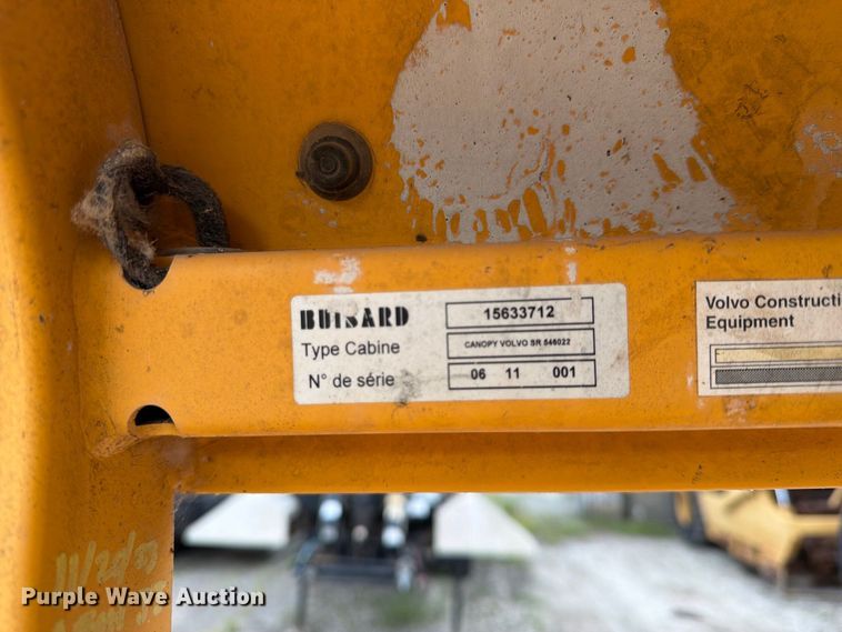 image for item FK3598 2011 Volvo ECR38 mini excavator
