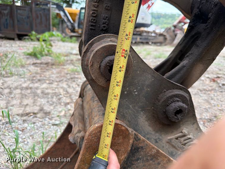 image for item FK3598 2011 Volvo ECR38 mini excavator