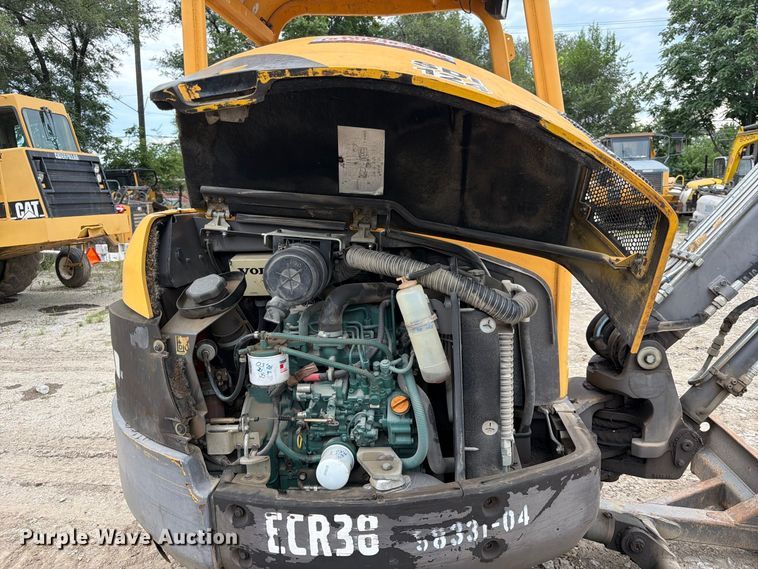 image for item FK3598 2011 Volvo ECR38 mini excavator