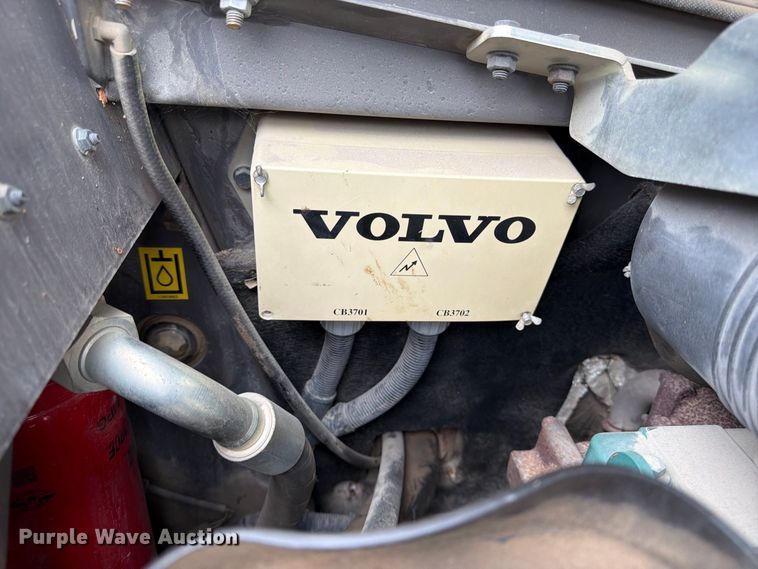 image for item FK3598 2011 Volvo ECR38 mini excavator