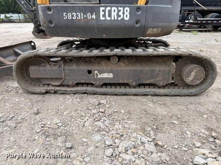 image for item FK3598 2011 Volvo ECR38 mini excavator