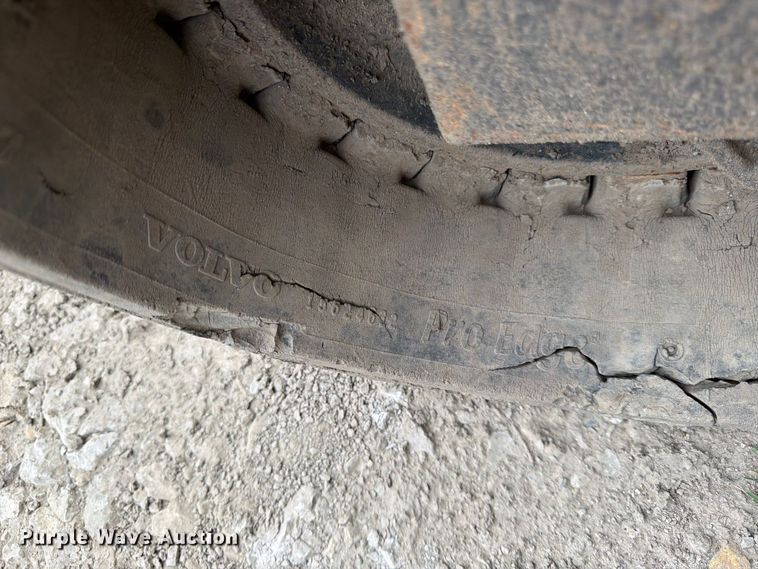 image for item FK3598 2011 Volvo ECR38 mini excavator