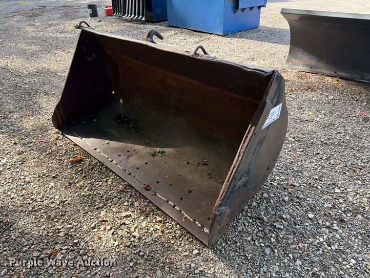 image for item FK3609 Skid loader bucket