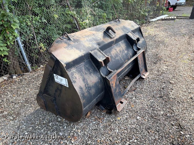 image for item FK3609 Skid loader bucket