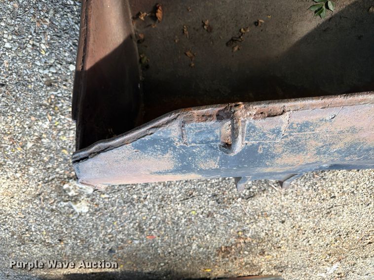 image for item FK3609 Skid loader bucket