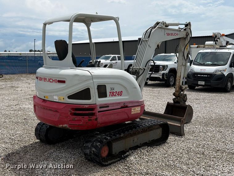image for item FK4130 2015 Takeuchi TB240 mini excavator