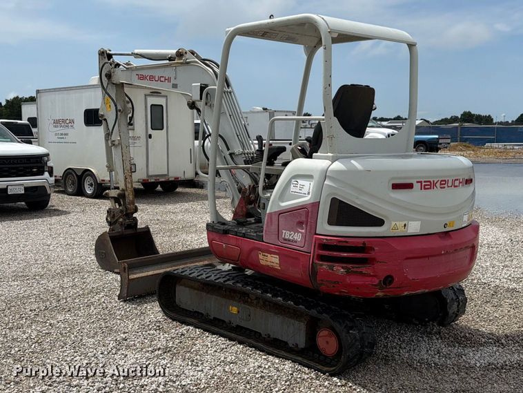 image for item FK4130 2015 Takeuchi TB240 mini excavator