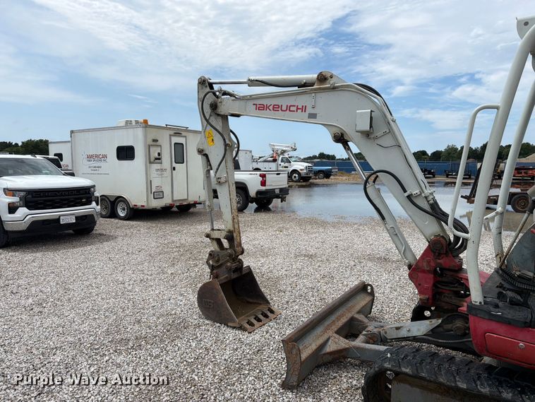 image for item FK4130 2015 Takeuchi TB240 mini excavator