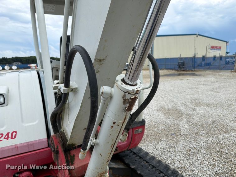 image for item FK4130 2015 Takeuchi TB240 mini excavator
