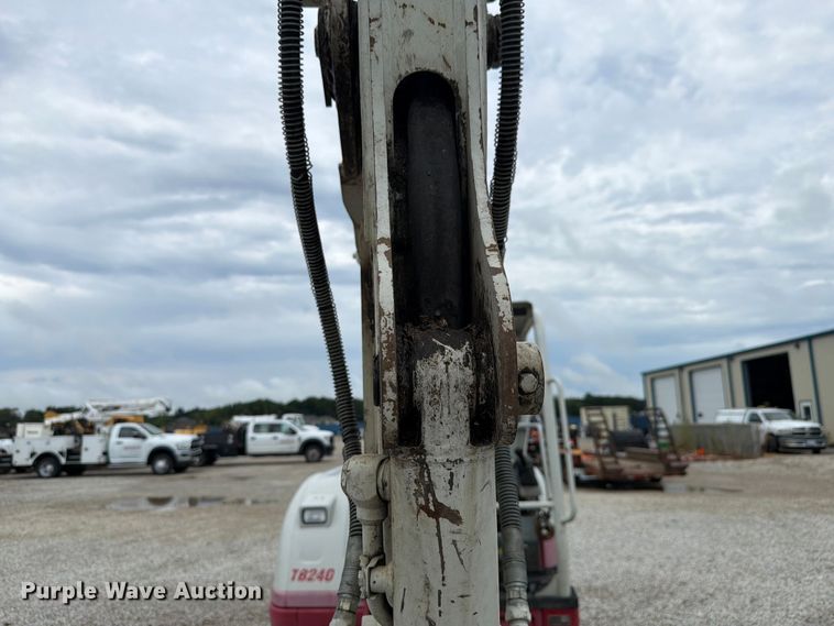 image for item FK4130 2015 Takeuchi TB240 mini excavator