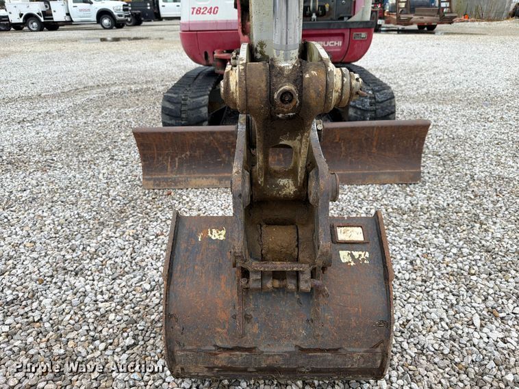 image for item FK4130 2015 Takeuchi TB240 mini excavator