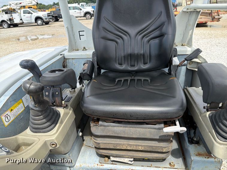 image for item FK4130 2015 Takeuchi TB240 mini excavator