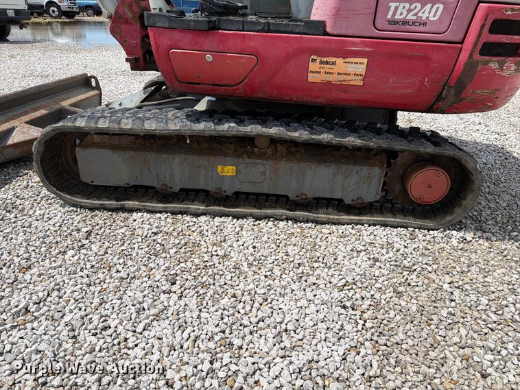 image for item FK4130 2015 Takeuchi TB240 mini excavator