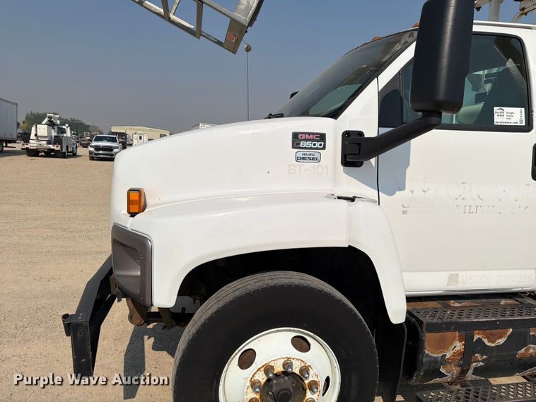 image for item FK4562 2009 GMC C8500 bucket truck