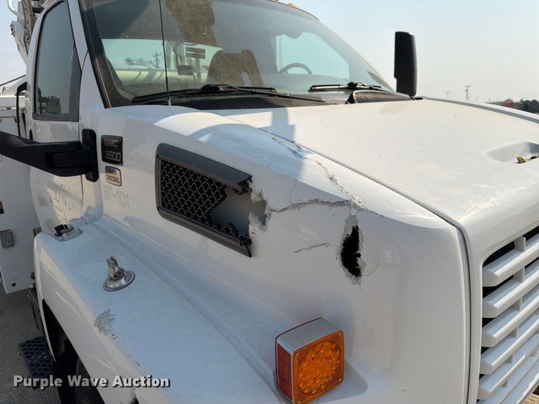 image for item FK4562 2009 GMC C8500 bucket truck