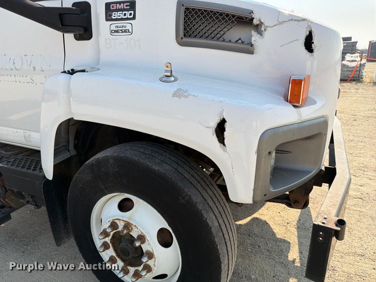 image for item FK4562 2009 GMC C8500 bucket truck