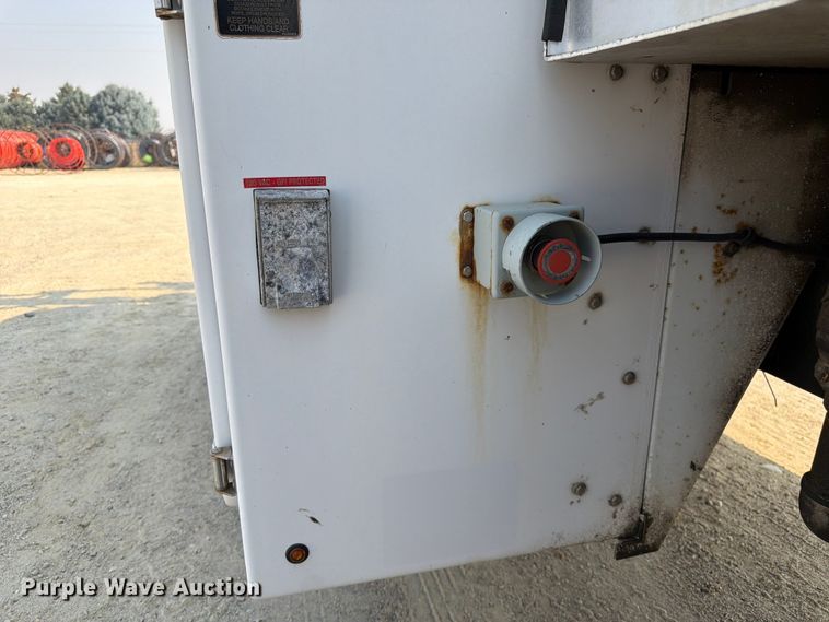 image for item FK4562 2009 GMC C8500 bucket truck