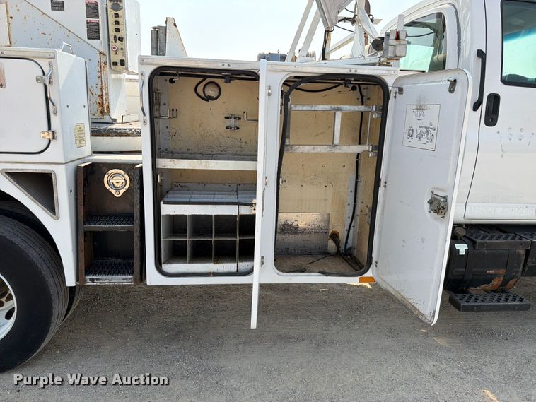 image for item FK4562 2009 GMC C8500 bucket truck