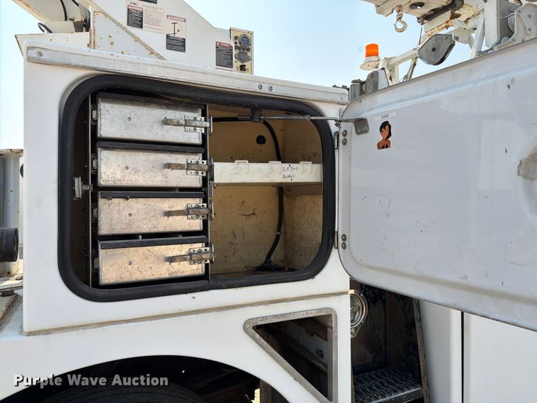 image for item FK4562 2009 GMC C8500 bucket truck
