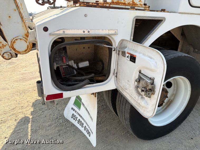 image for item FK4562 2009 GMC C8500 bucket truck