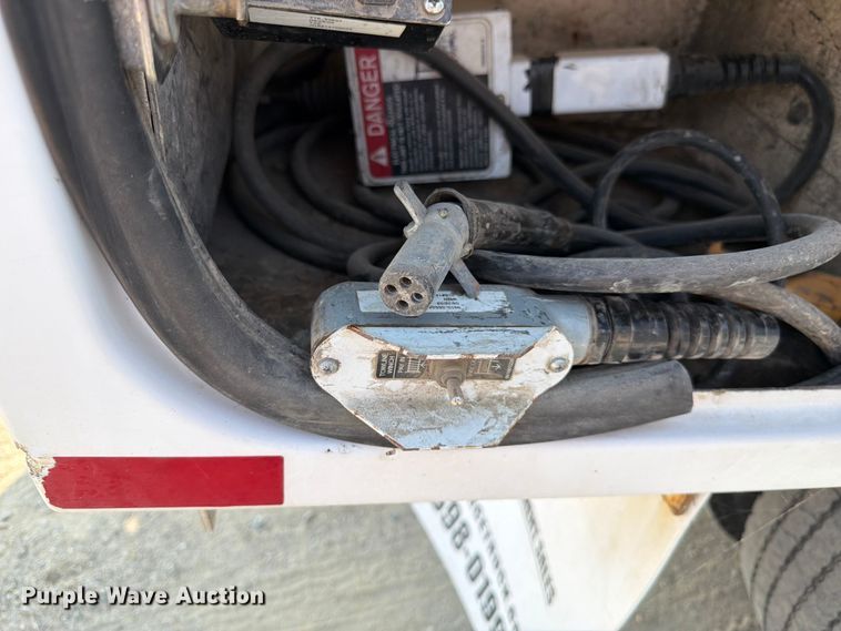 image for item FK4562 2009 GMC C8500 bucket truck